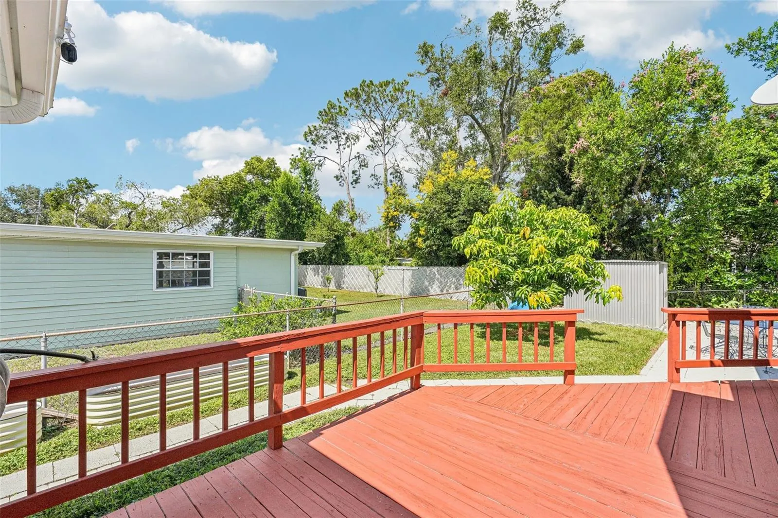 2525 LAKE ELLEN LN