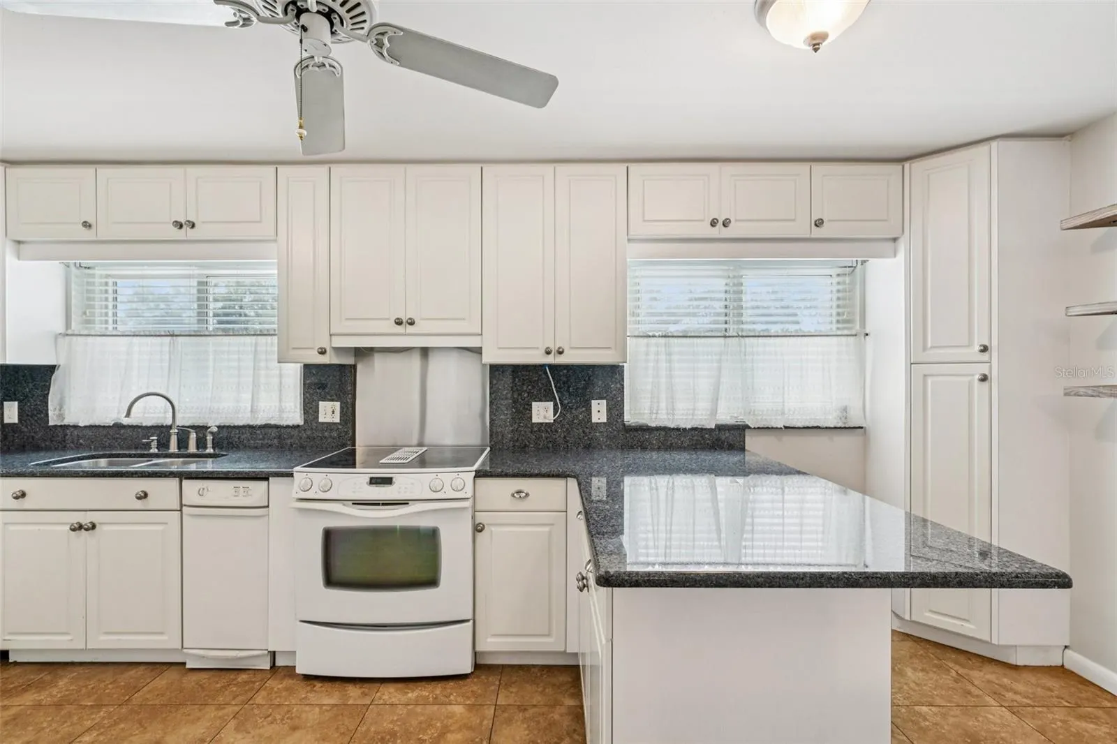 2525 LAKE ELLEN LN