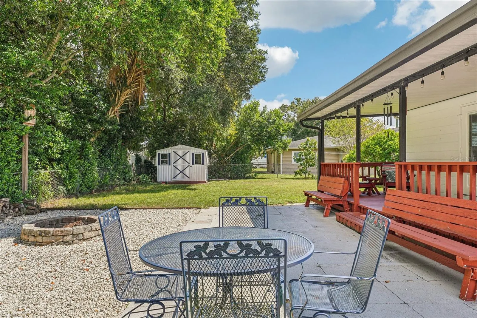 2525 LAKE ELLEN LN