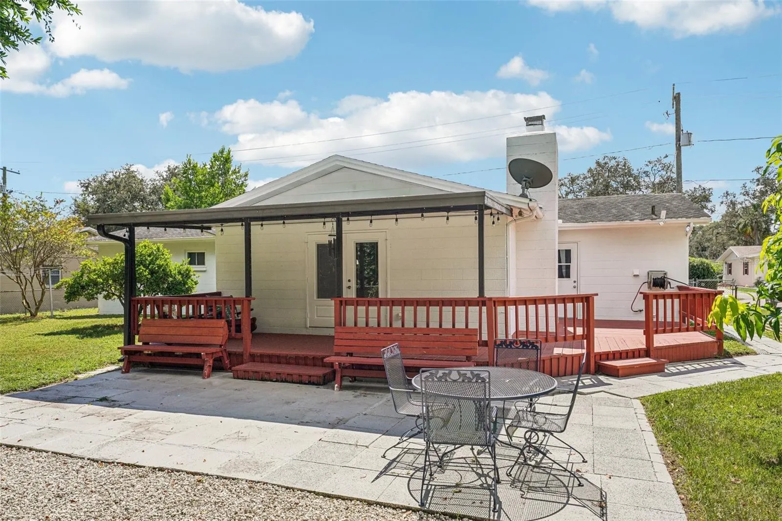 2525 LAKE ELLEN LN