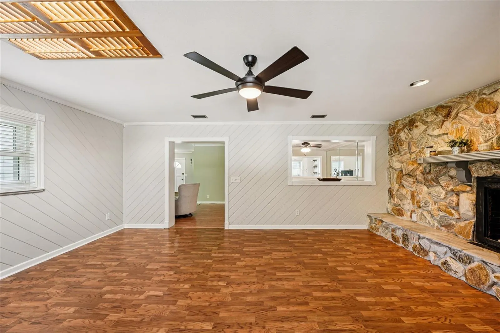 2525 LAKE ELLEN LN