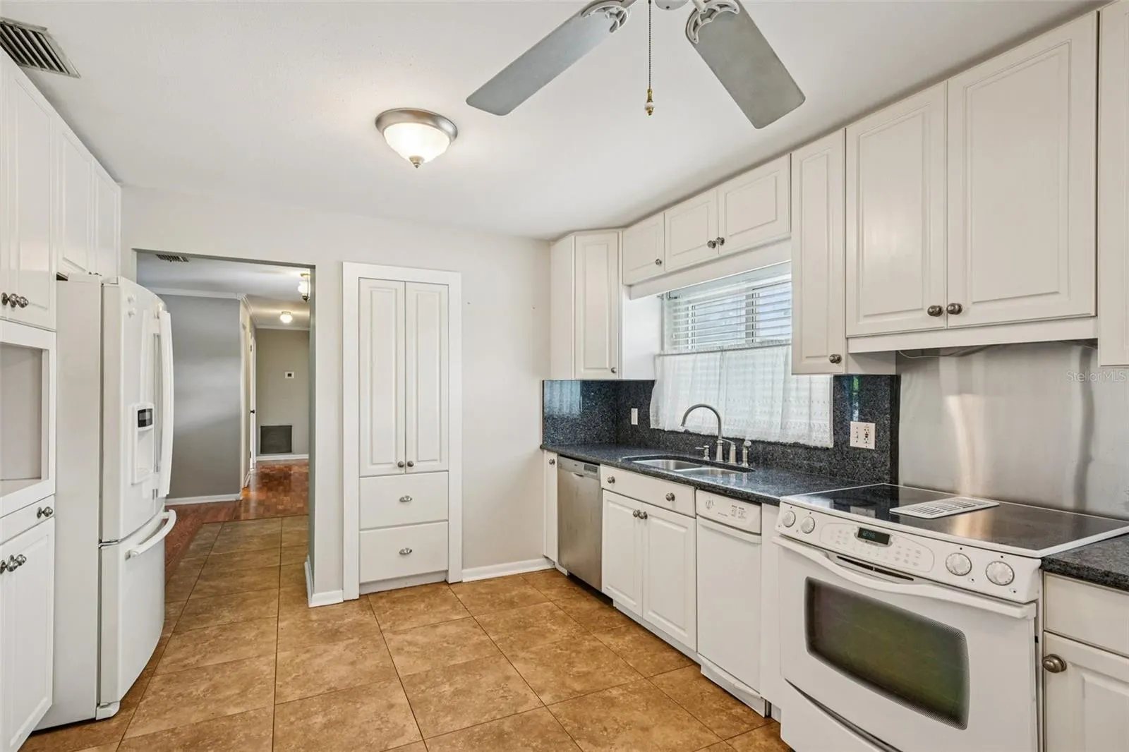 2525 LAKE ELLEN LN