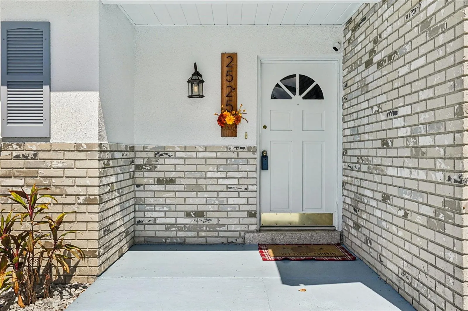 2525 LAKE ELLEN LN