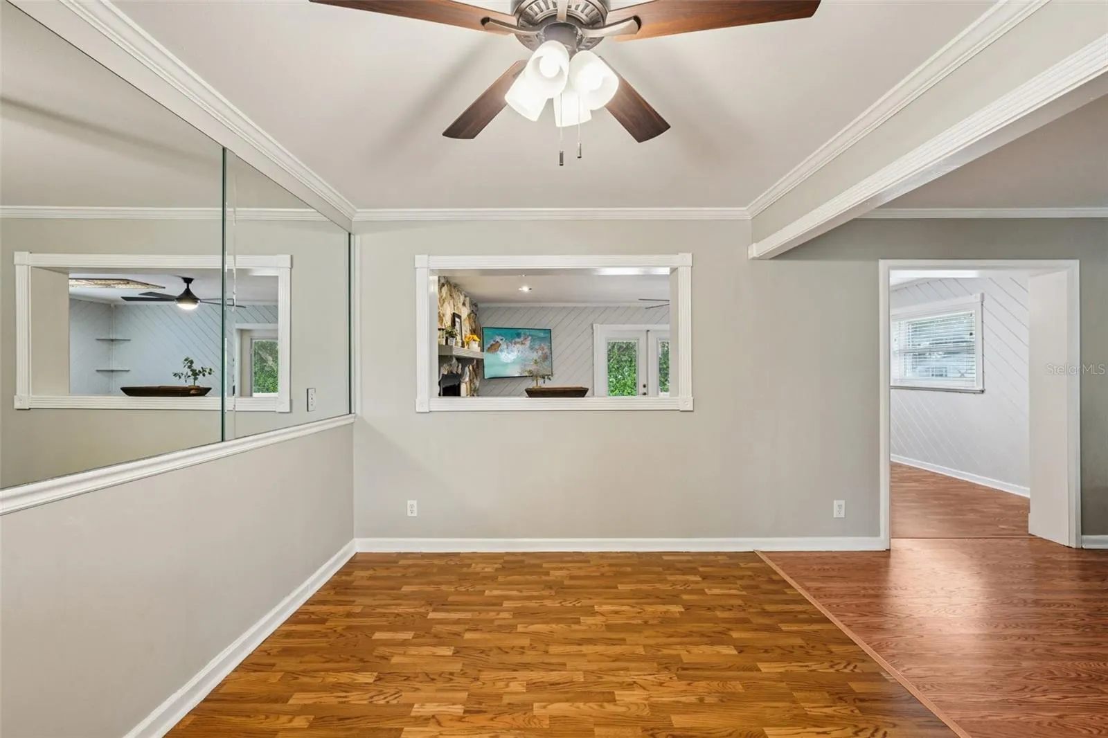 2525 LAKE ELLEN LN