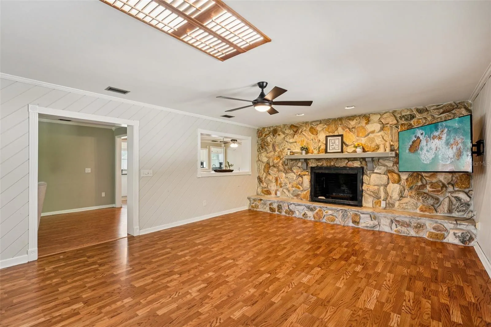 2525 LAKE ELLEN LN