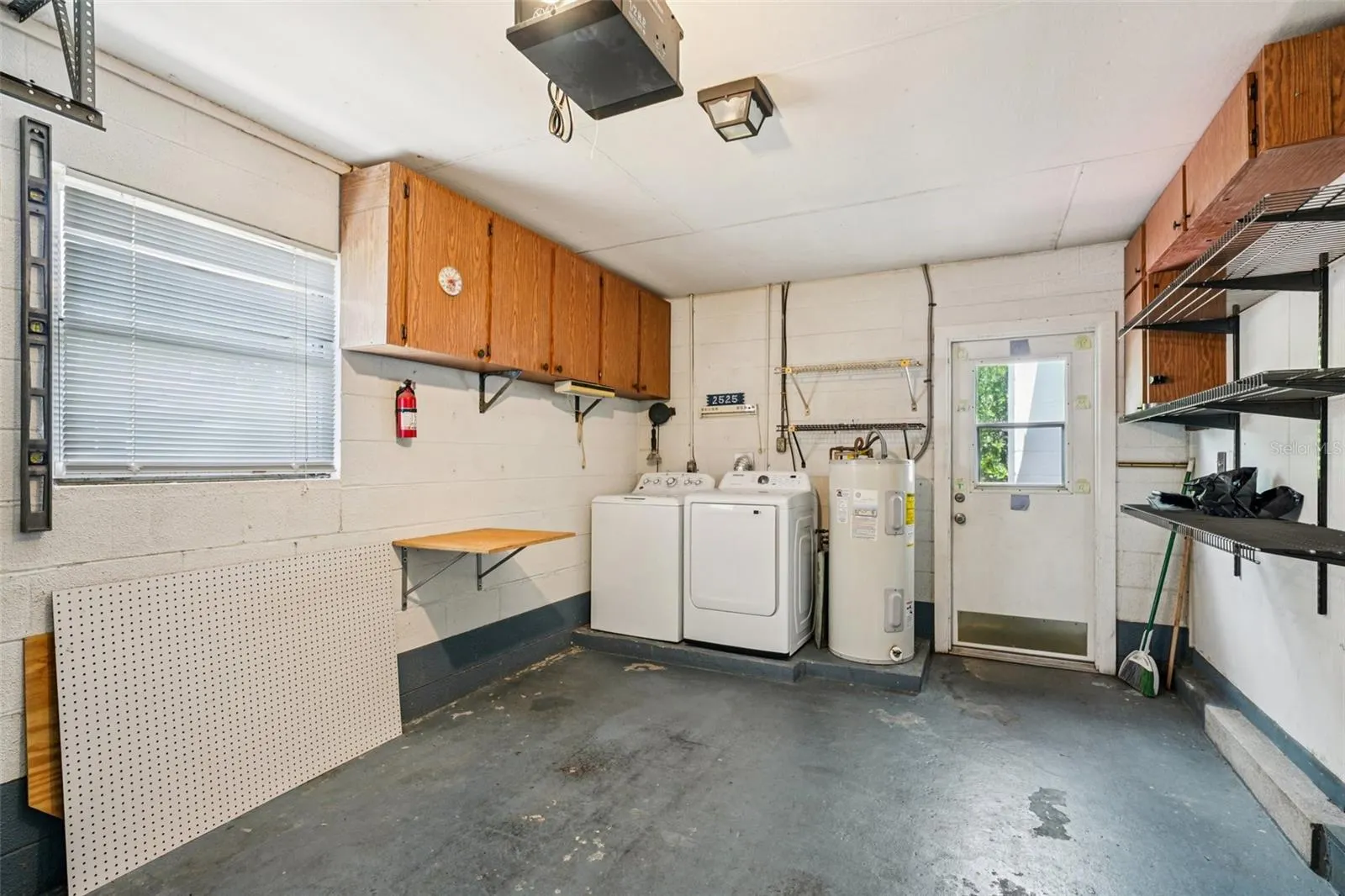 2525 LAKE ELLEN LN