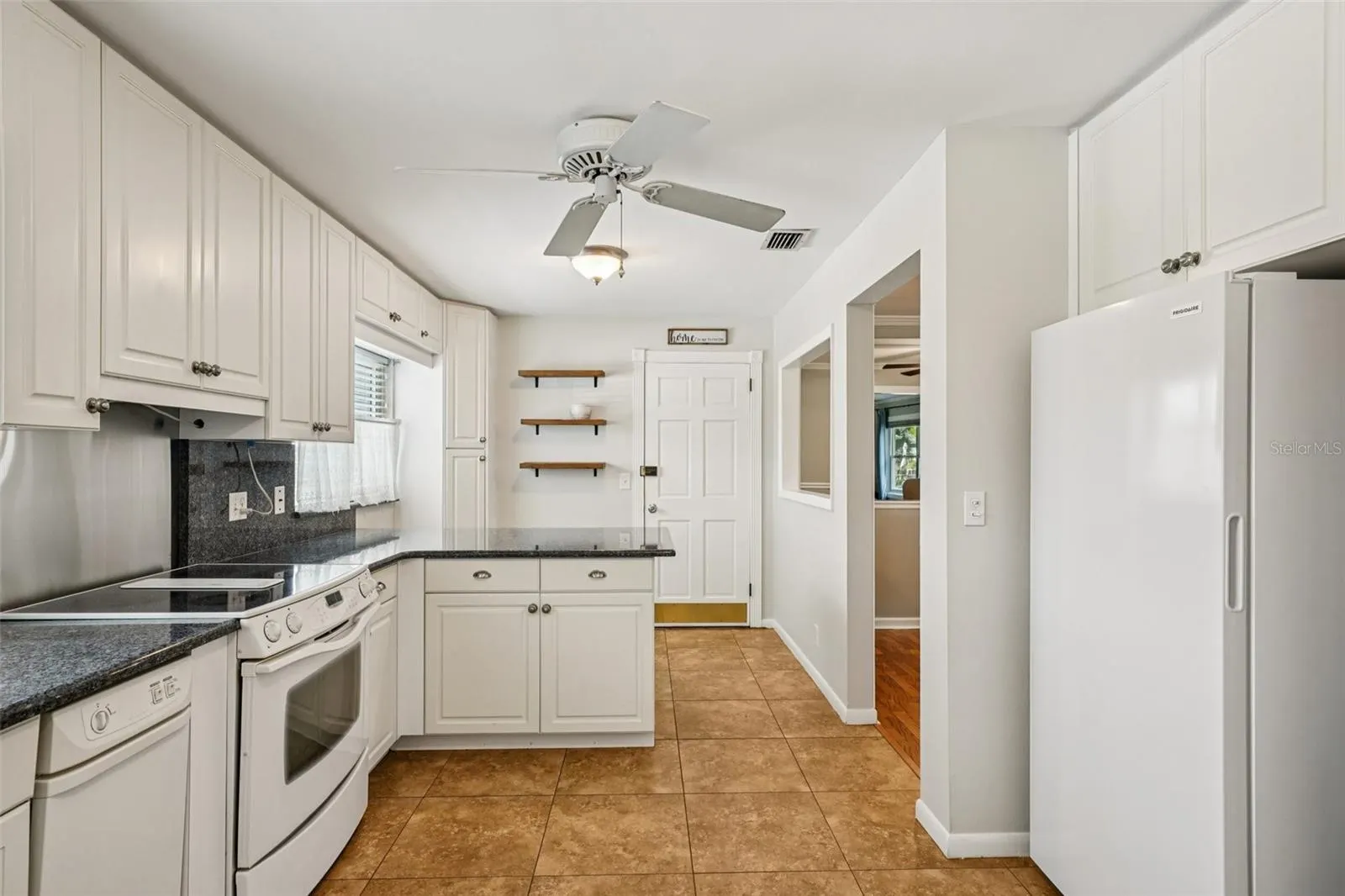 2525 LAKE ELLEN LN