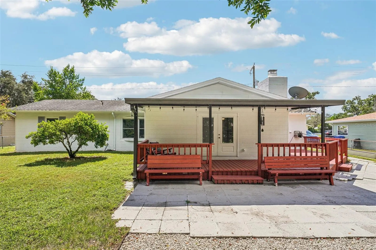 2525 LAKE ELLEN LN