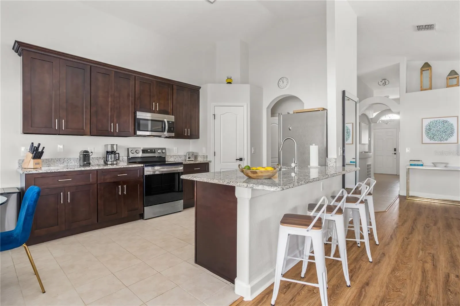 611 OLD BRIDGE CIR