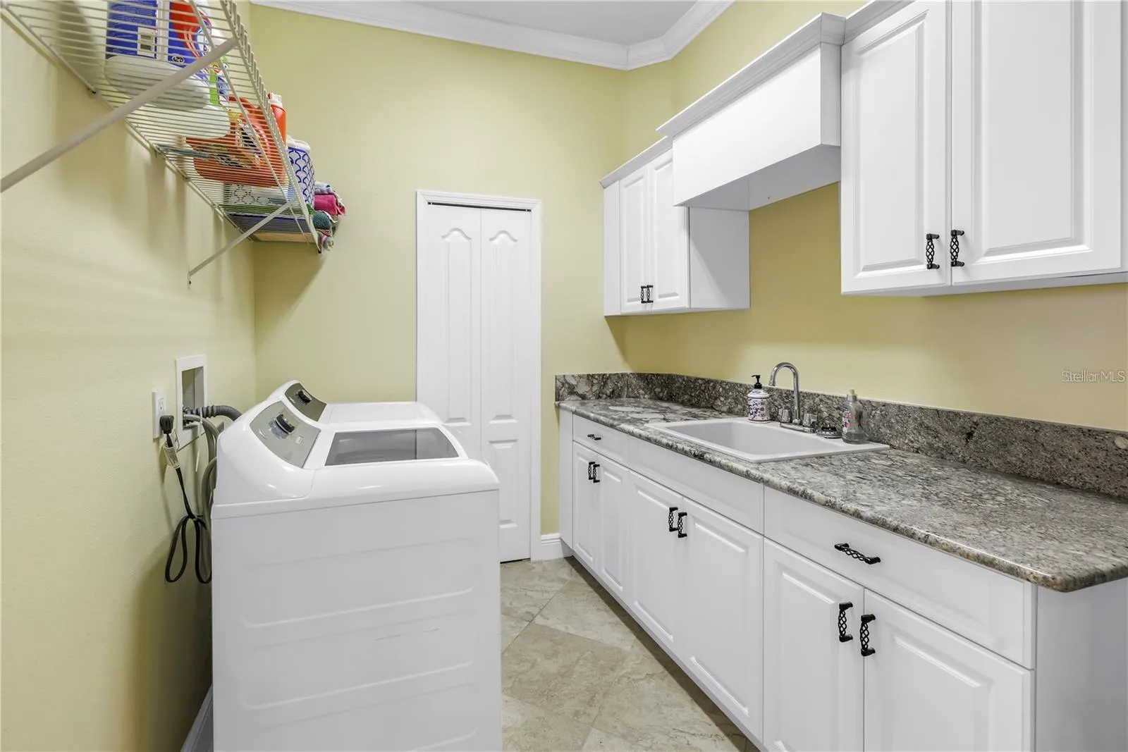 2101 N POINTE ALEXIS DR