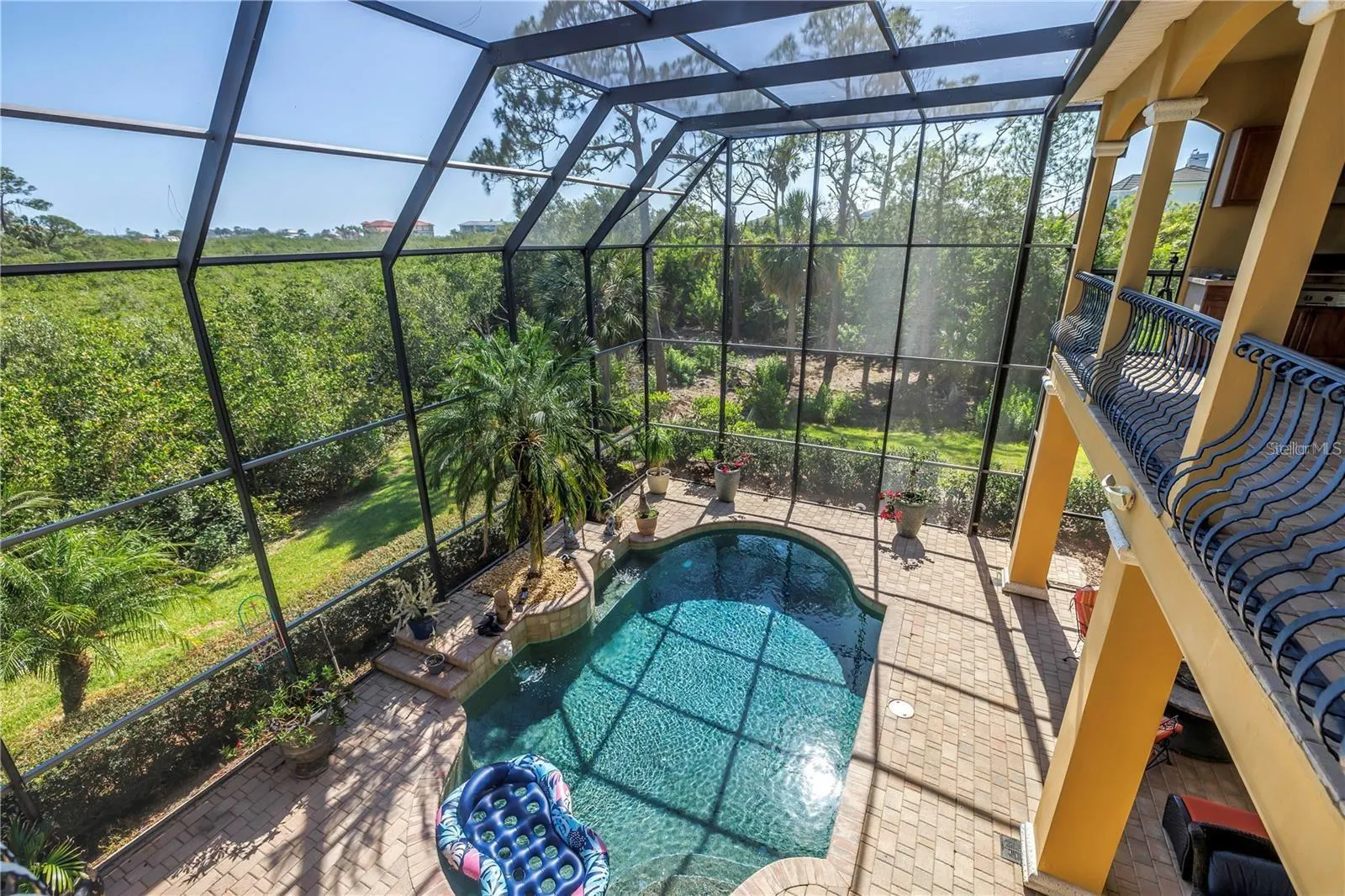 2101 N POINTE ALEXIS DR