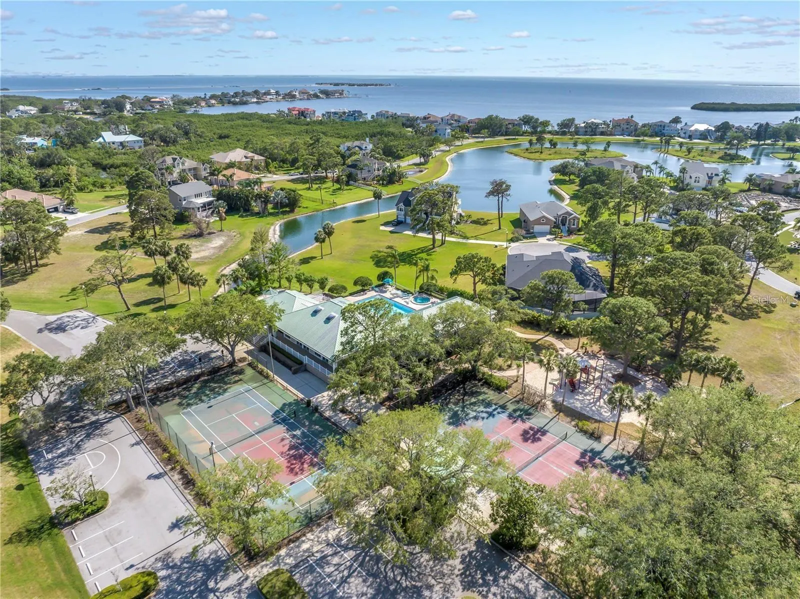2101 N POINTE ALEXIS DR