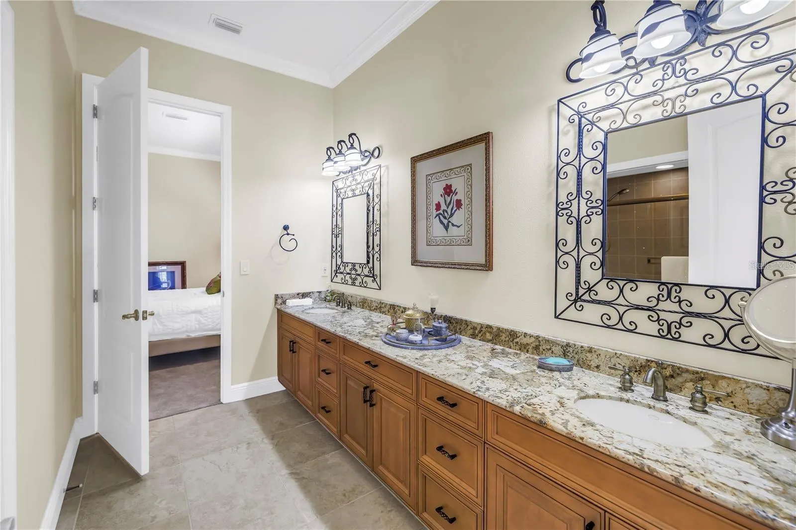 2101 N POINTE ALEXIS DR