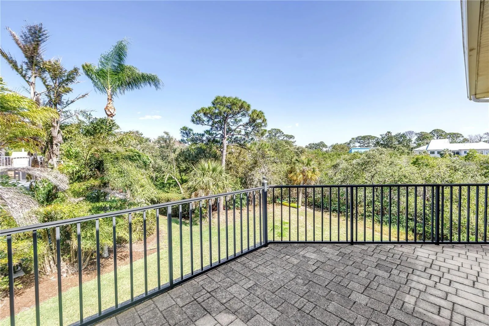 2101 N POINTE ALEXIS DR