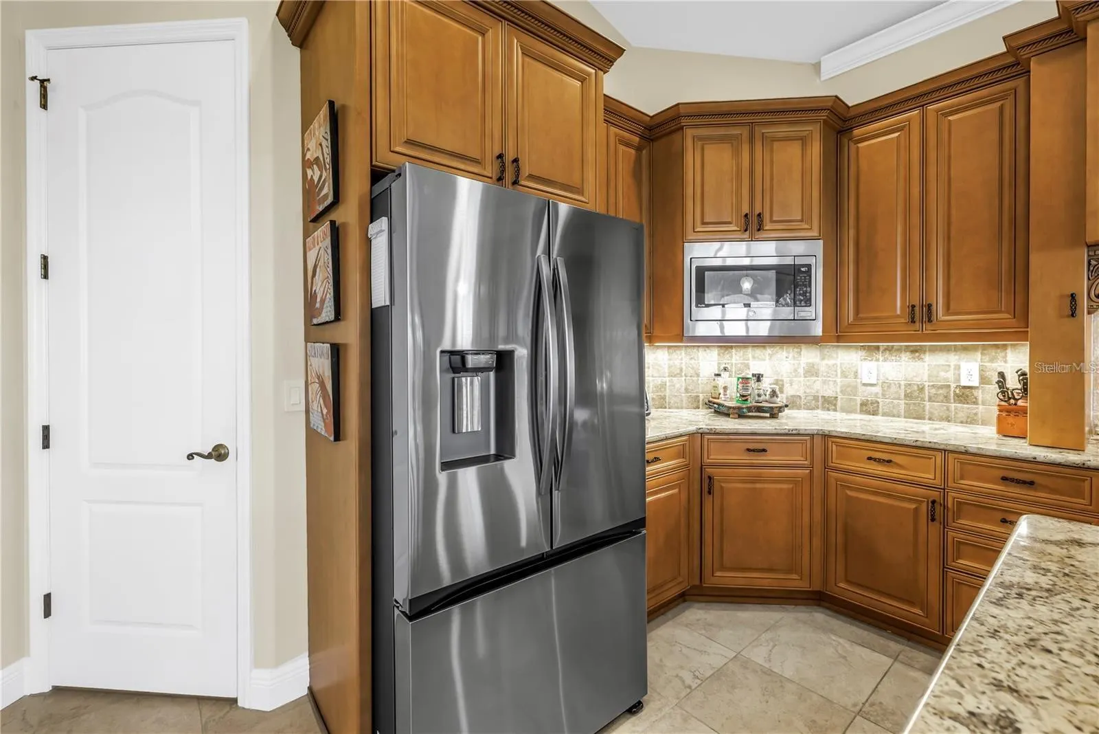 2101 N POINTE ALEXIS DR
