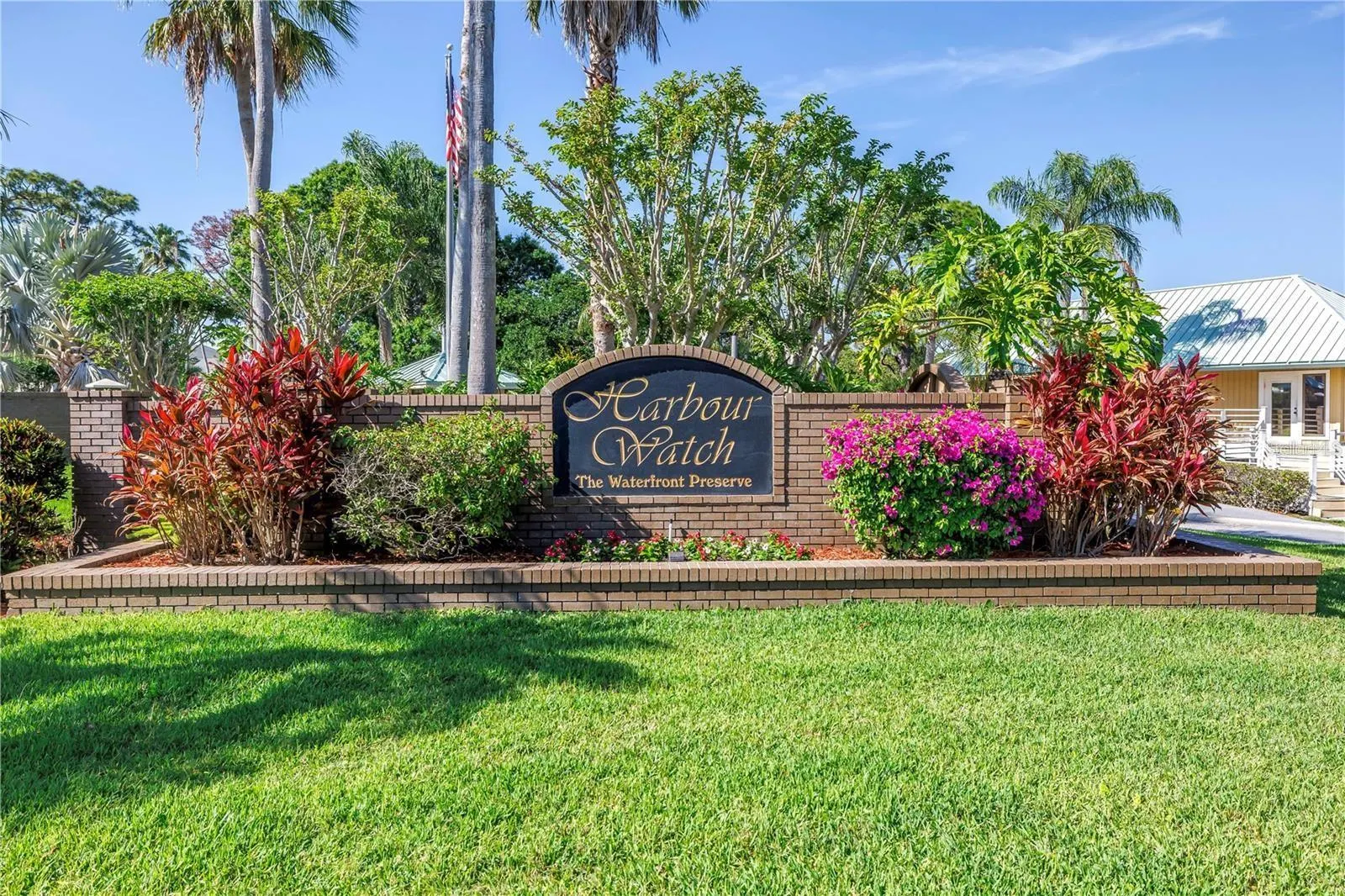 2101 N POINTE ALEXIS DR