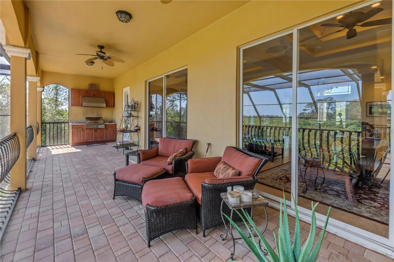 2101 N POINTE ALEXIS DR