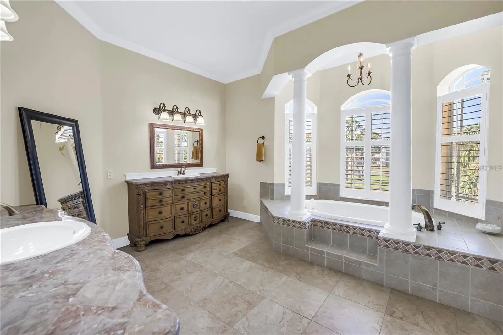 2101 N POINTE ALEXIS DR