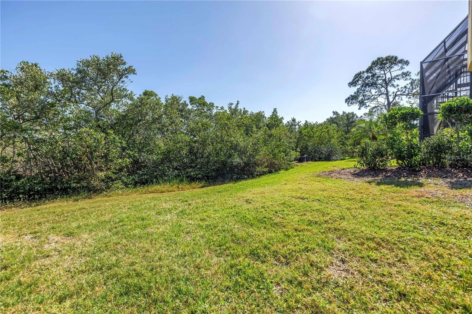 2101 N POINTE ALEXIS DR