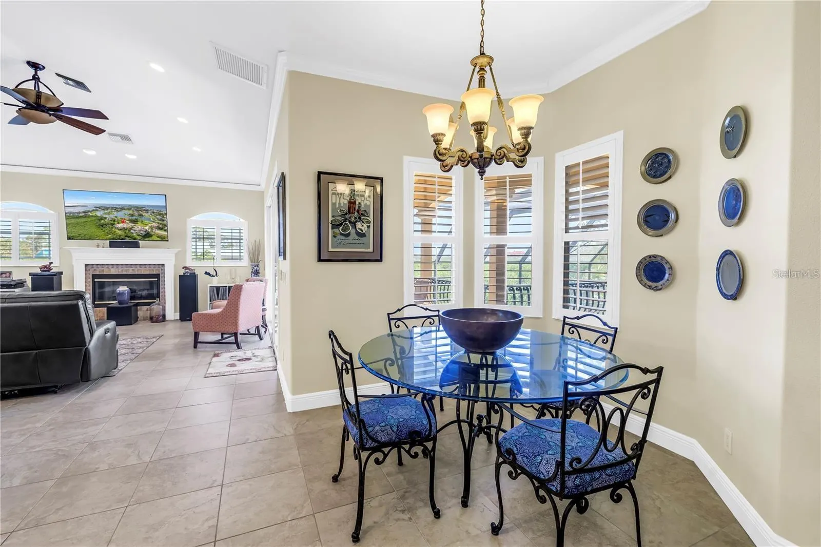 2101 N POINTE ALEXIS DR