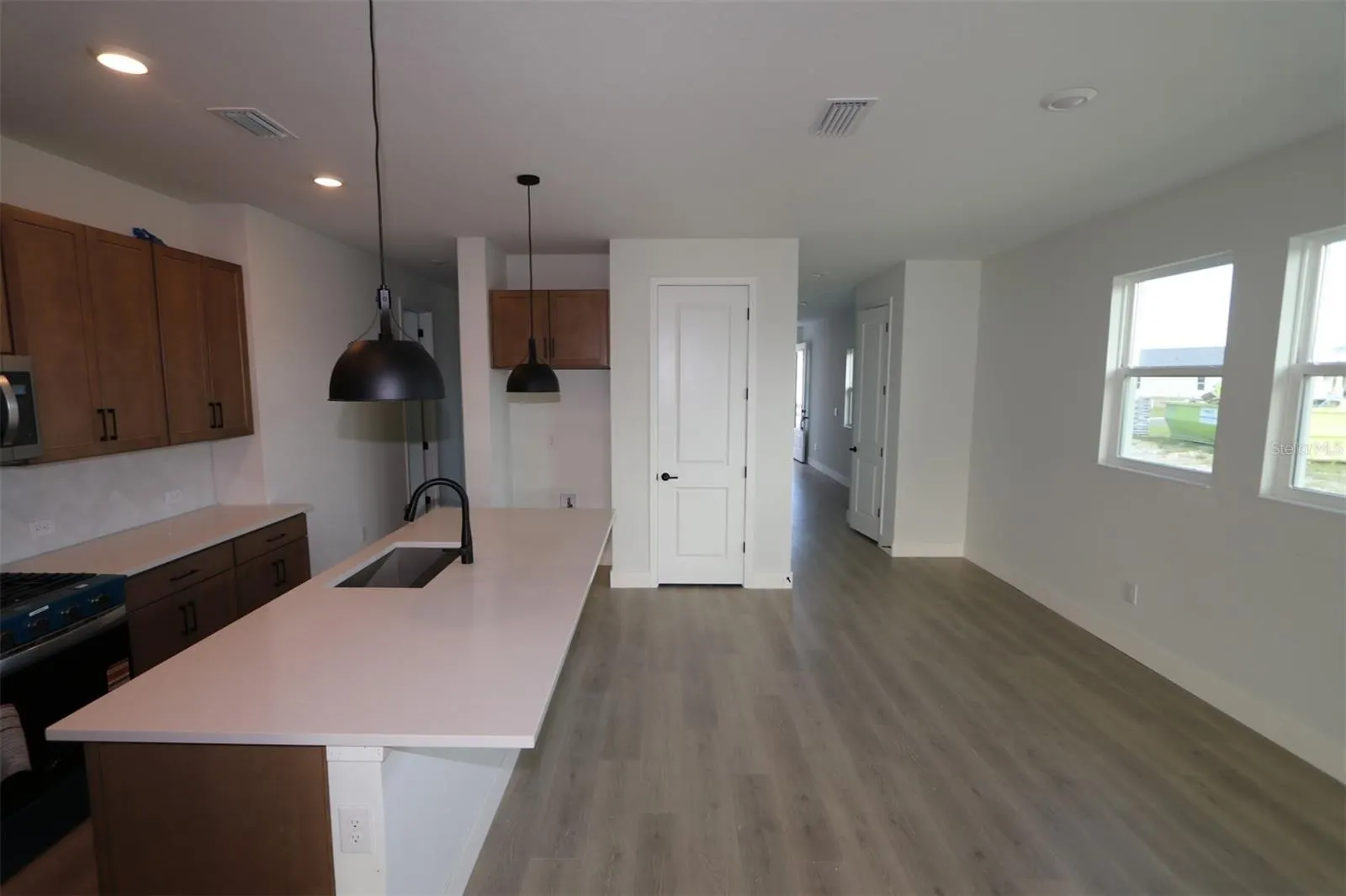 629 ALLORA AVE