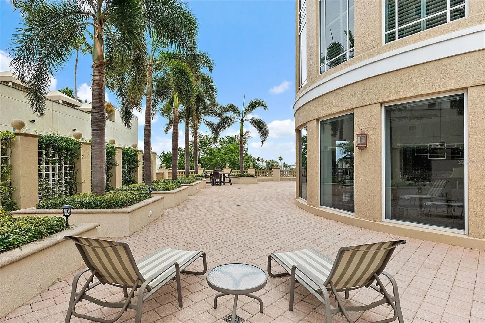 100 BEACH DR NE #301, #301
