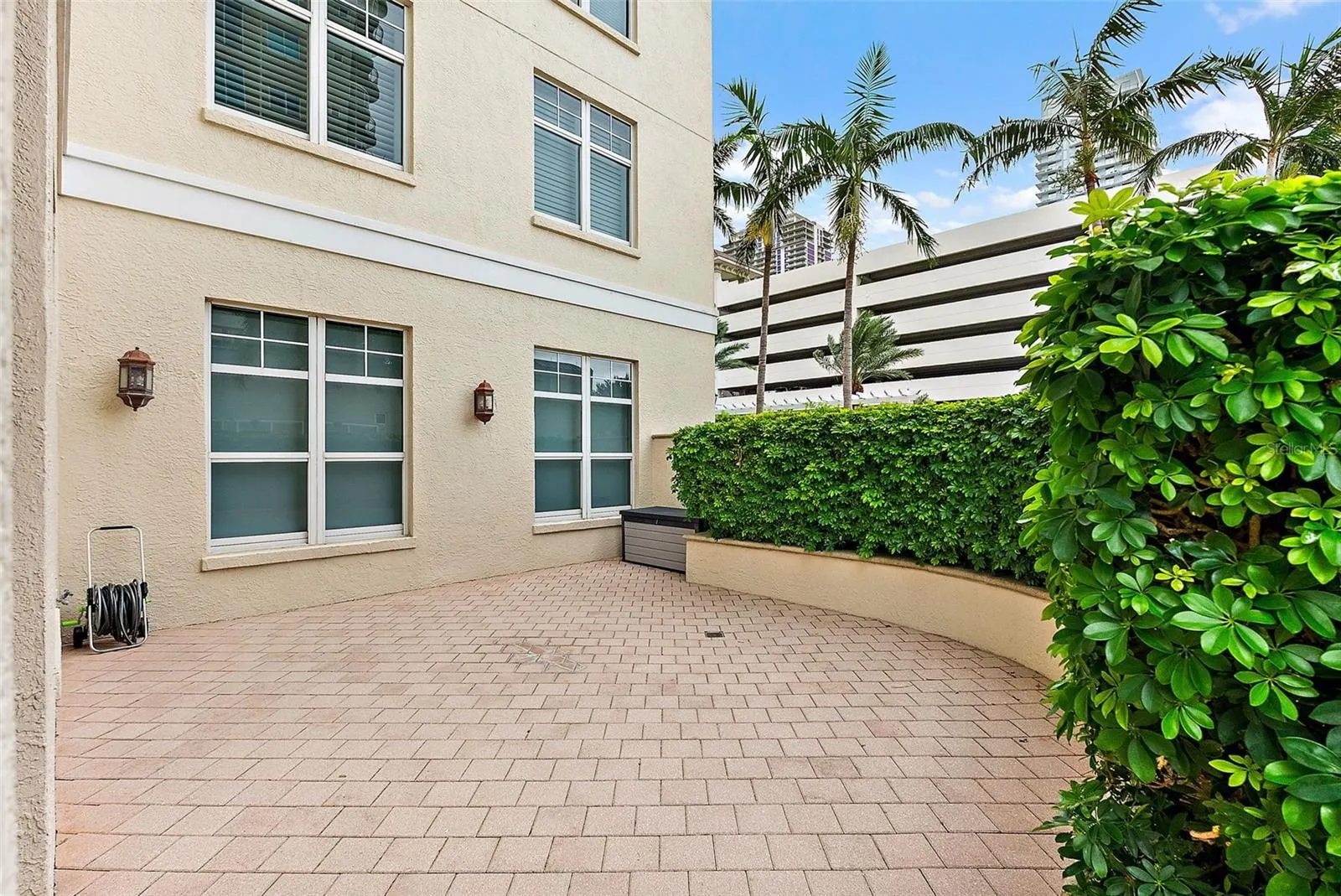 100 BEACH DR NE #301, #301