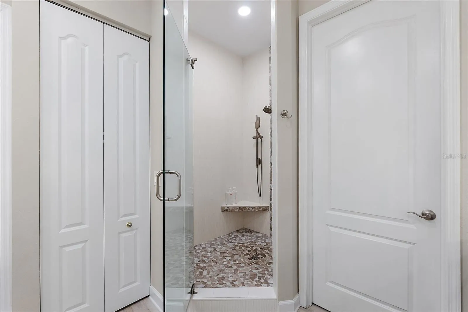 100 BEACH DR NE #301, #301
