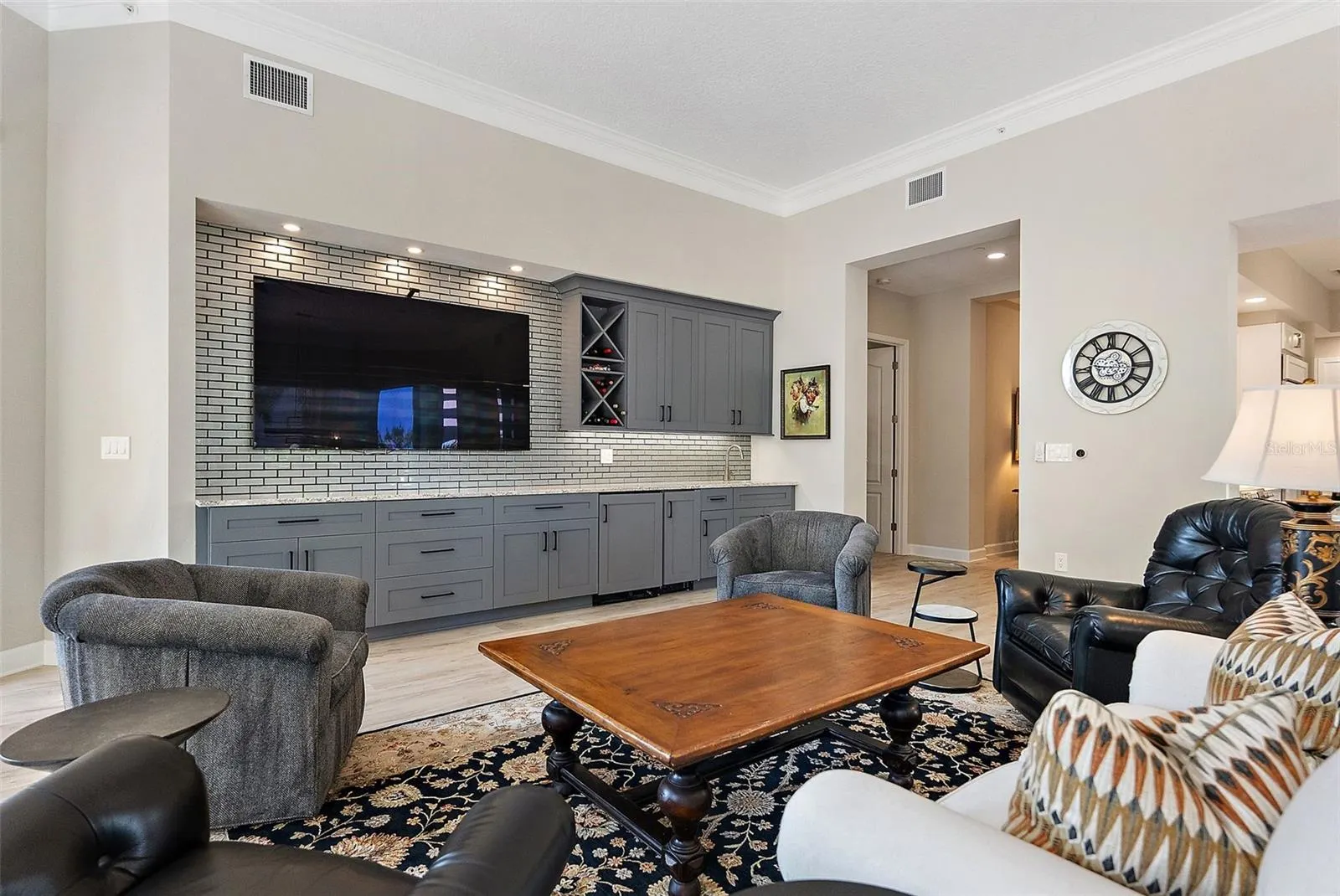 100 BEACH DR NE #301, #301