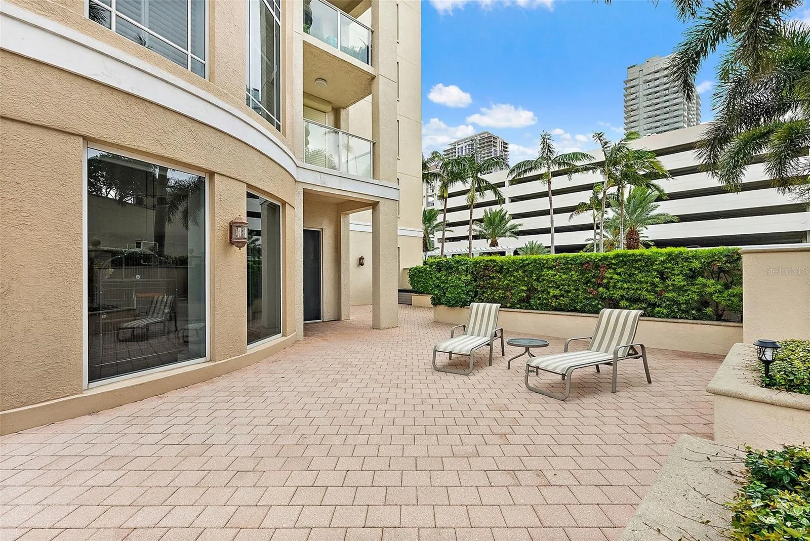 100 BEACH DR NE #301, #301