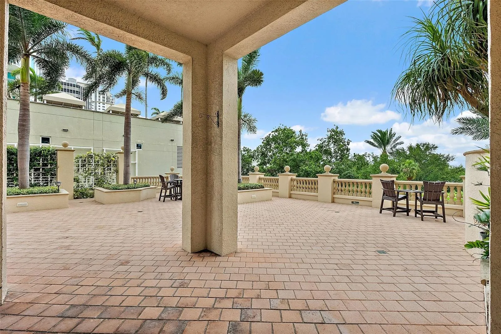 100 BEACH DR NE #301, #301
