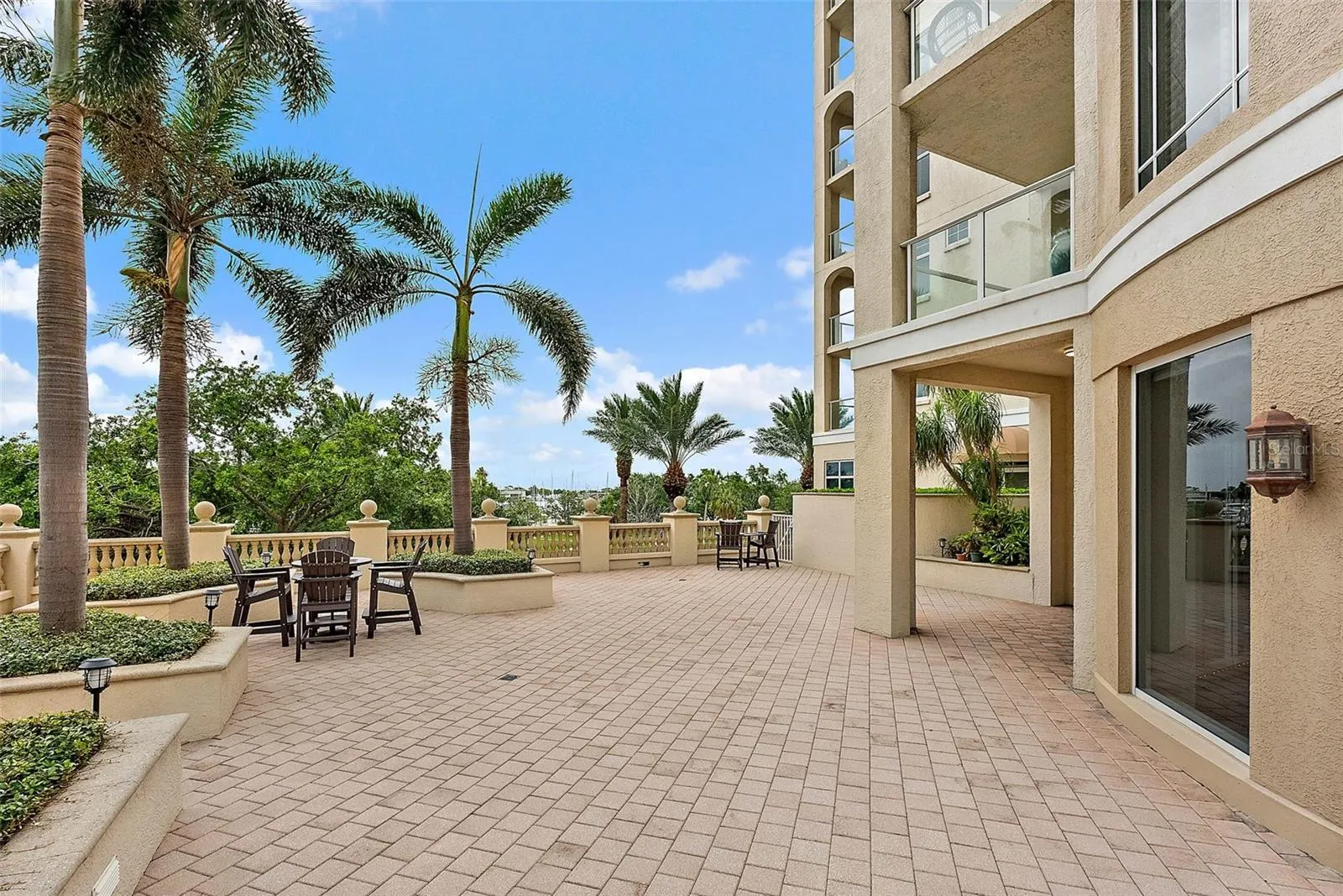 100 BEACH DR NE #301, #301