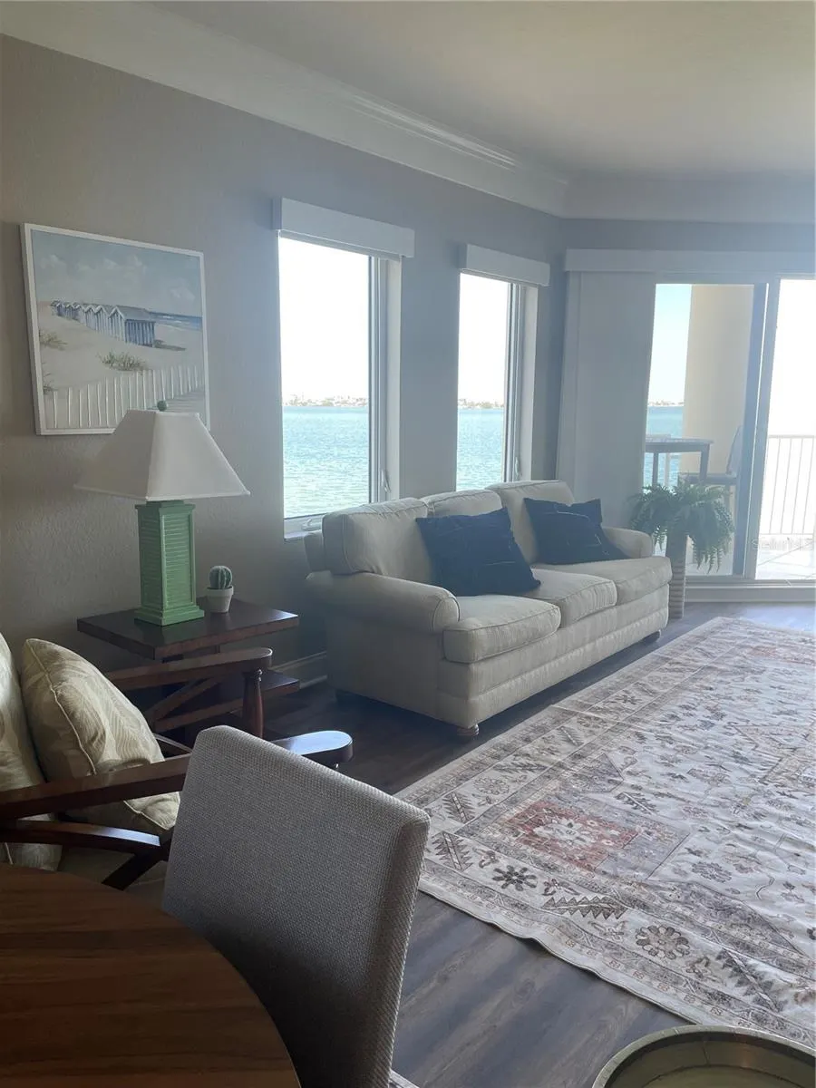 6025 SUN BLVD #201, #201