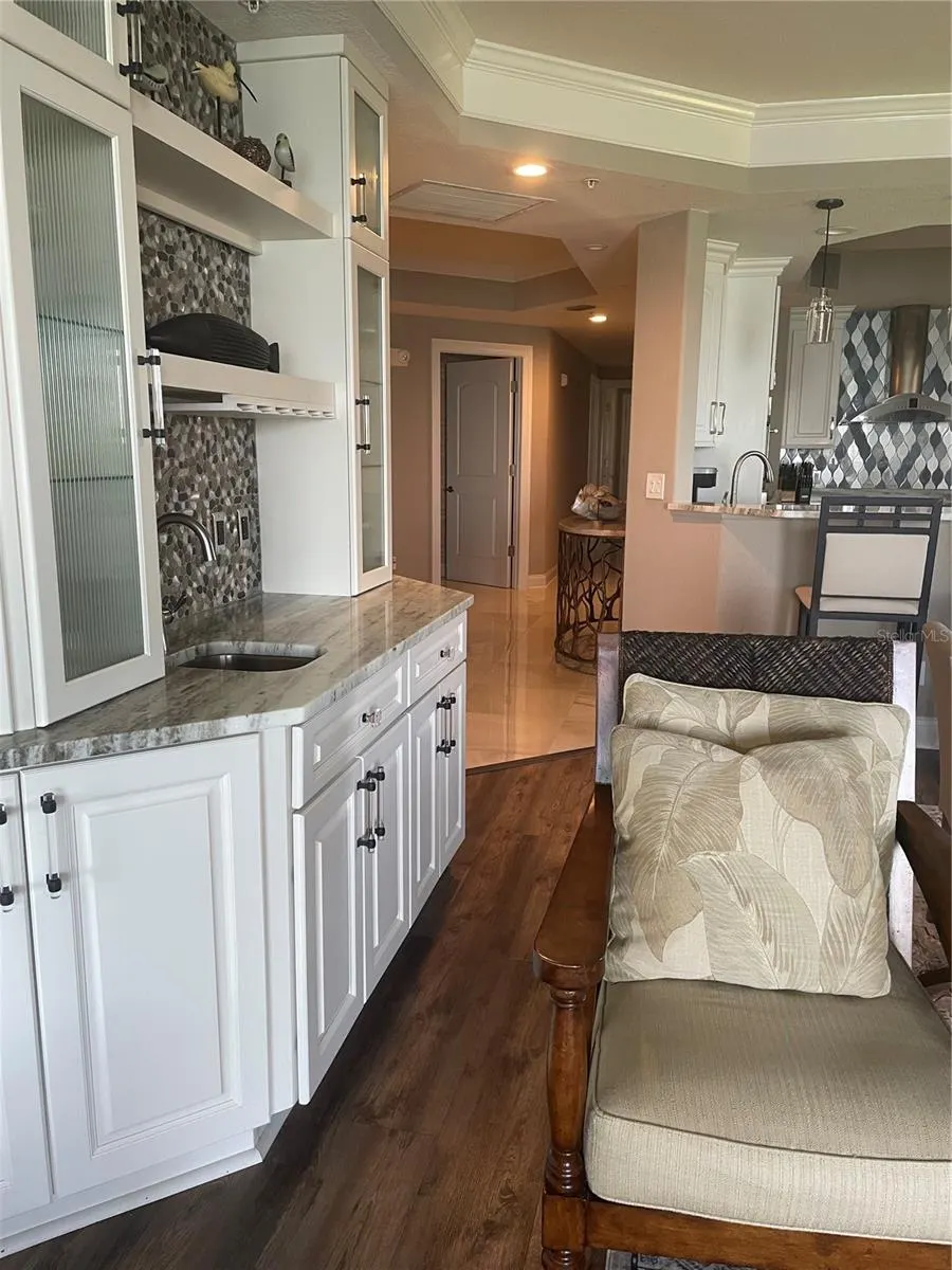 6025 SUN BLVD #201, #201