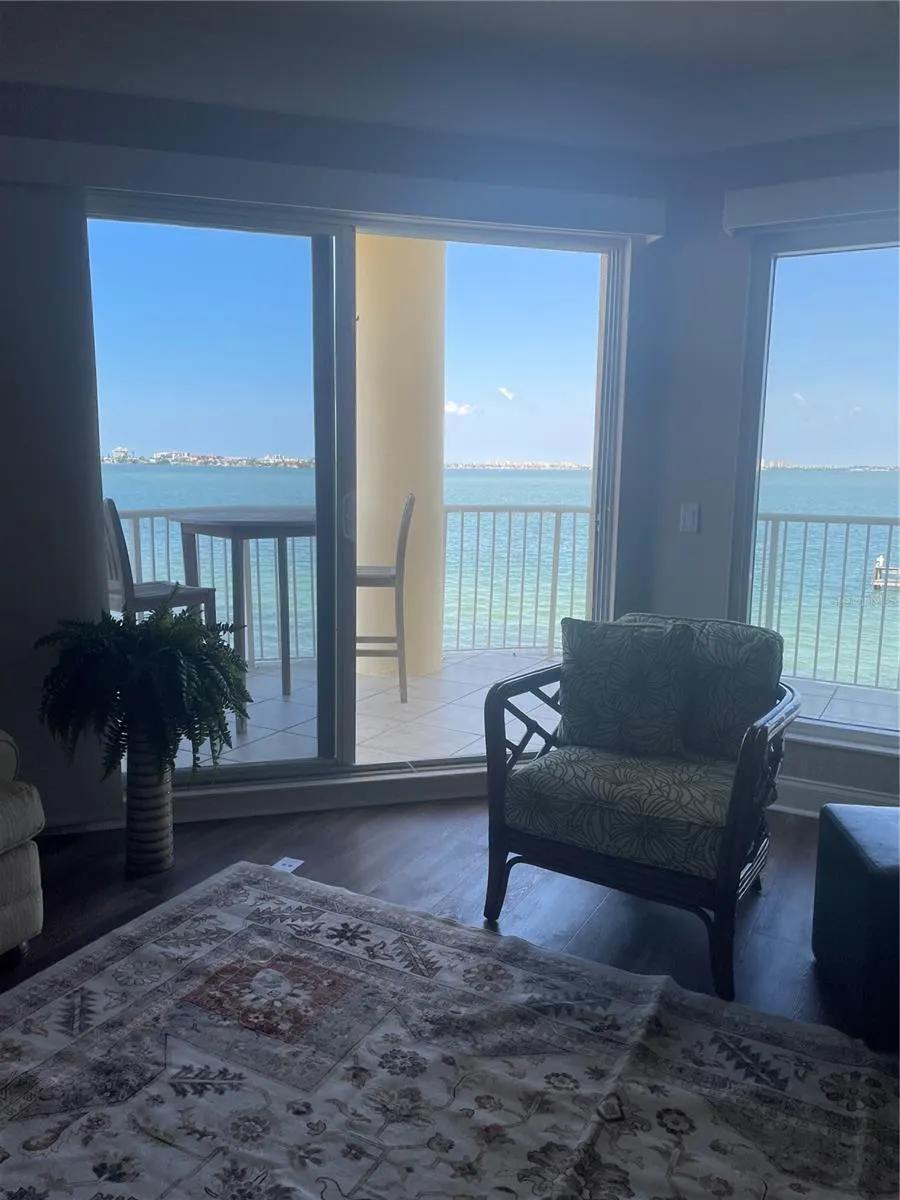 6025 SUN BLVD #201, #201
