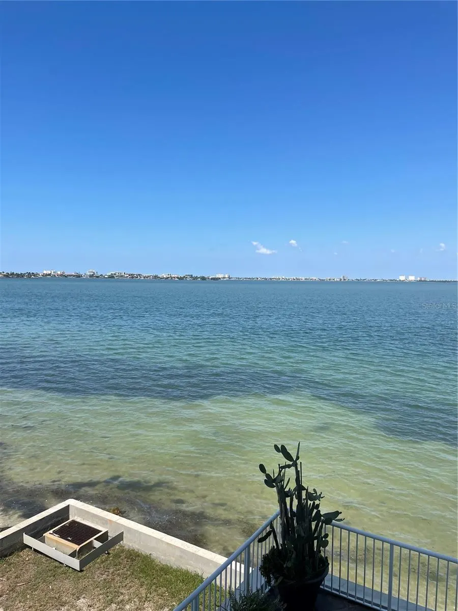 6025 SUN BLVD #201, #201
