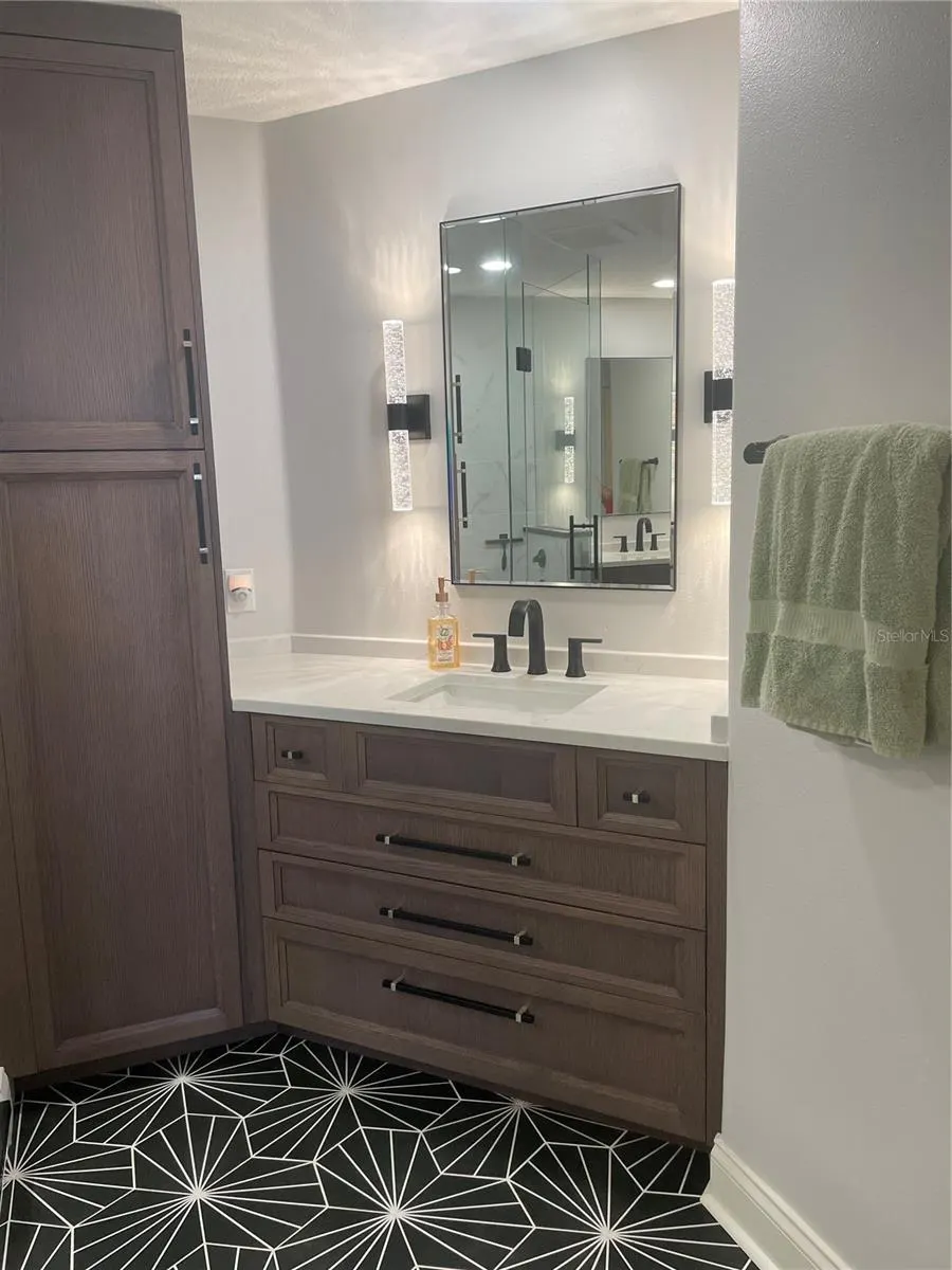 6025 SUN BLVD #201, #201