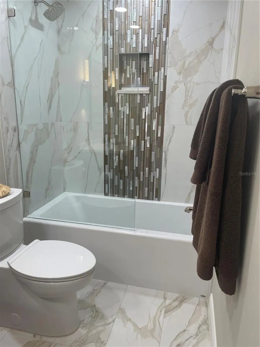 6025 SUN BLVD #201, #201