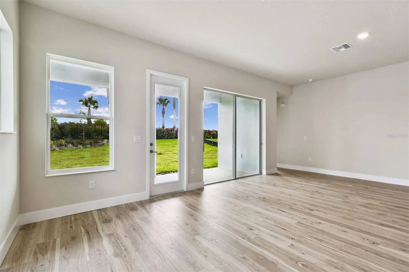 5329 EVERLONG DR