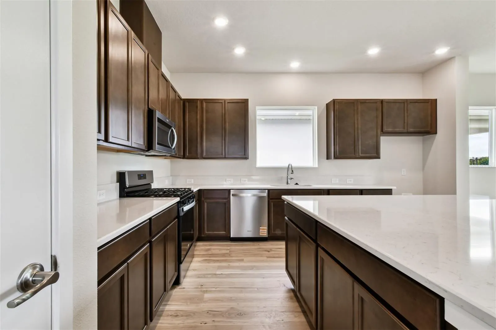 5329 EVERLONG DR