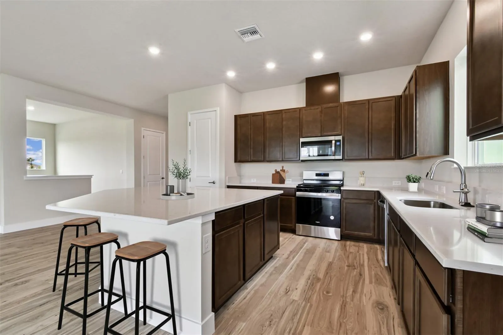 5329 EVERLONG DR