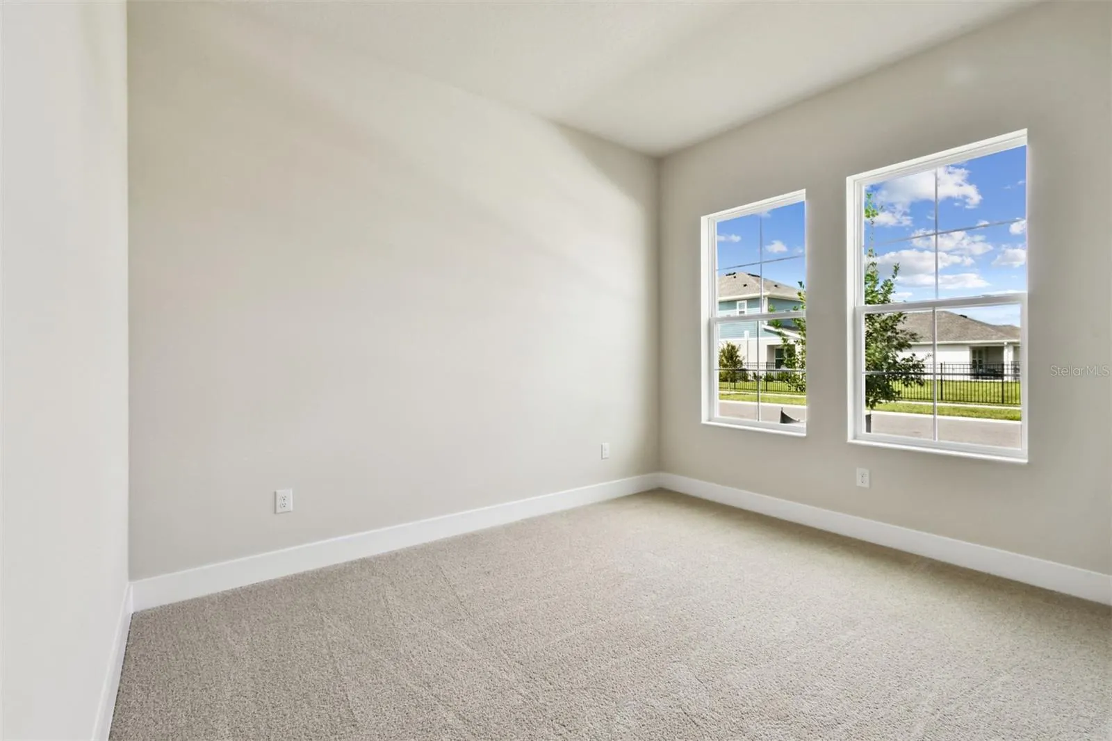 5329 EVERLONG DR