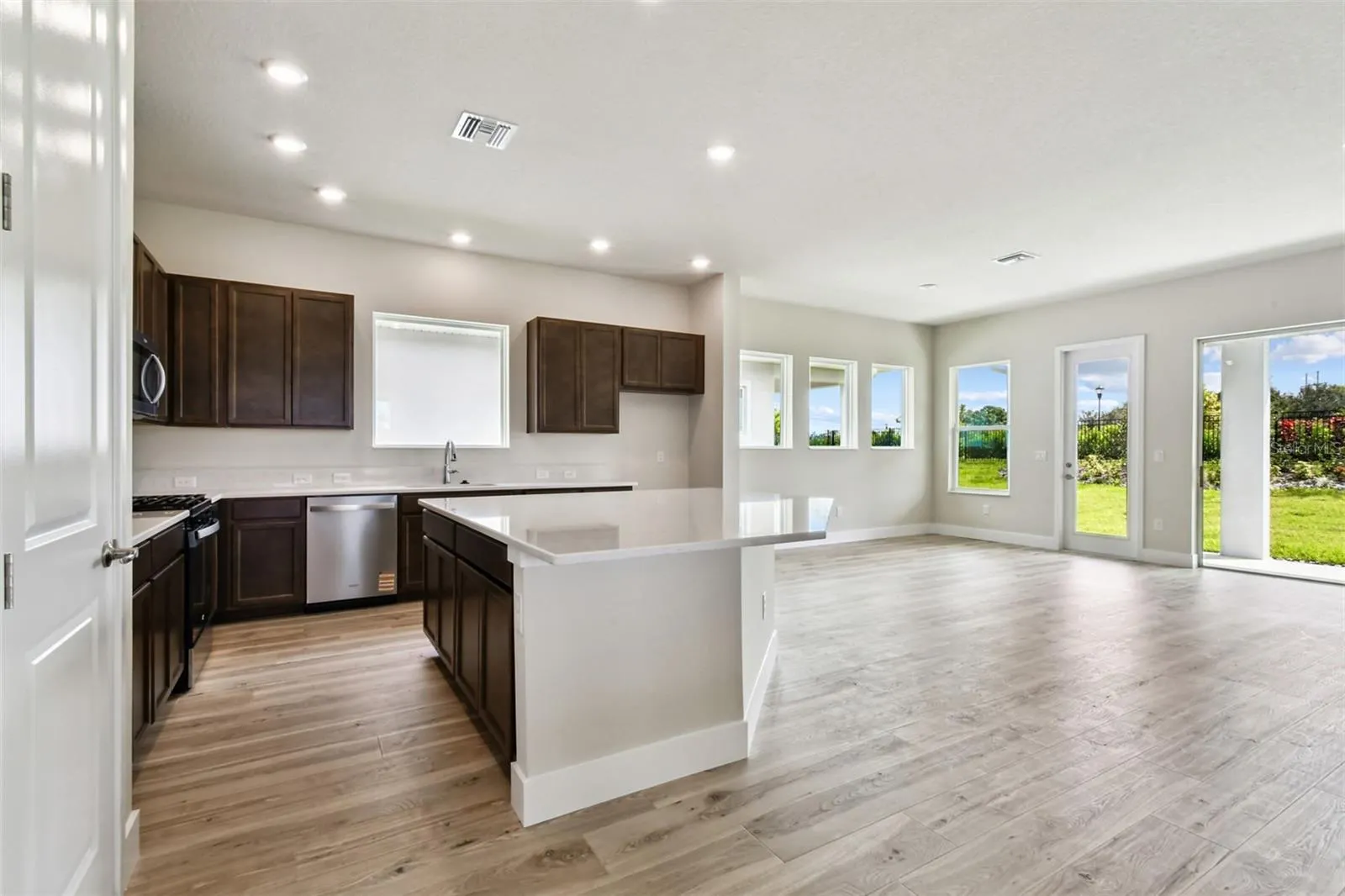 5329 EVERLONG DR