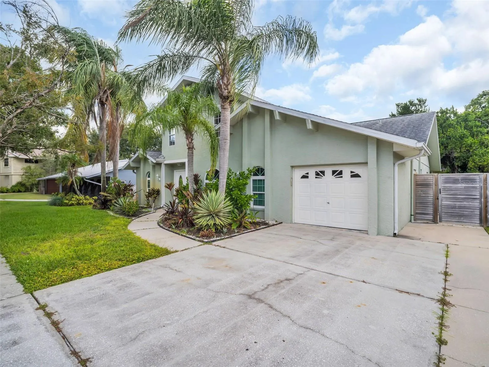 640 KENNETH WAY