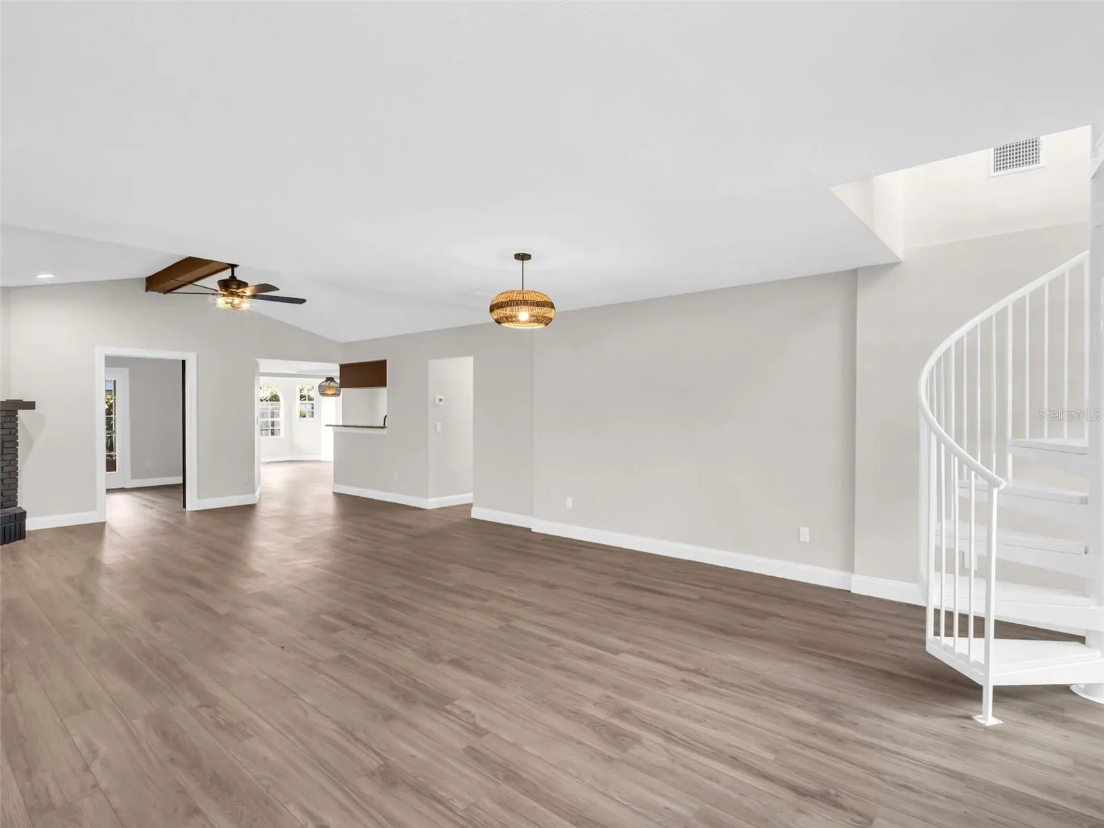640 KENNETH WAY