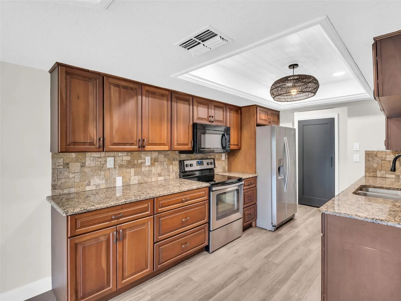640 KENNETH WAY