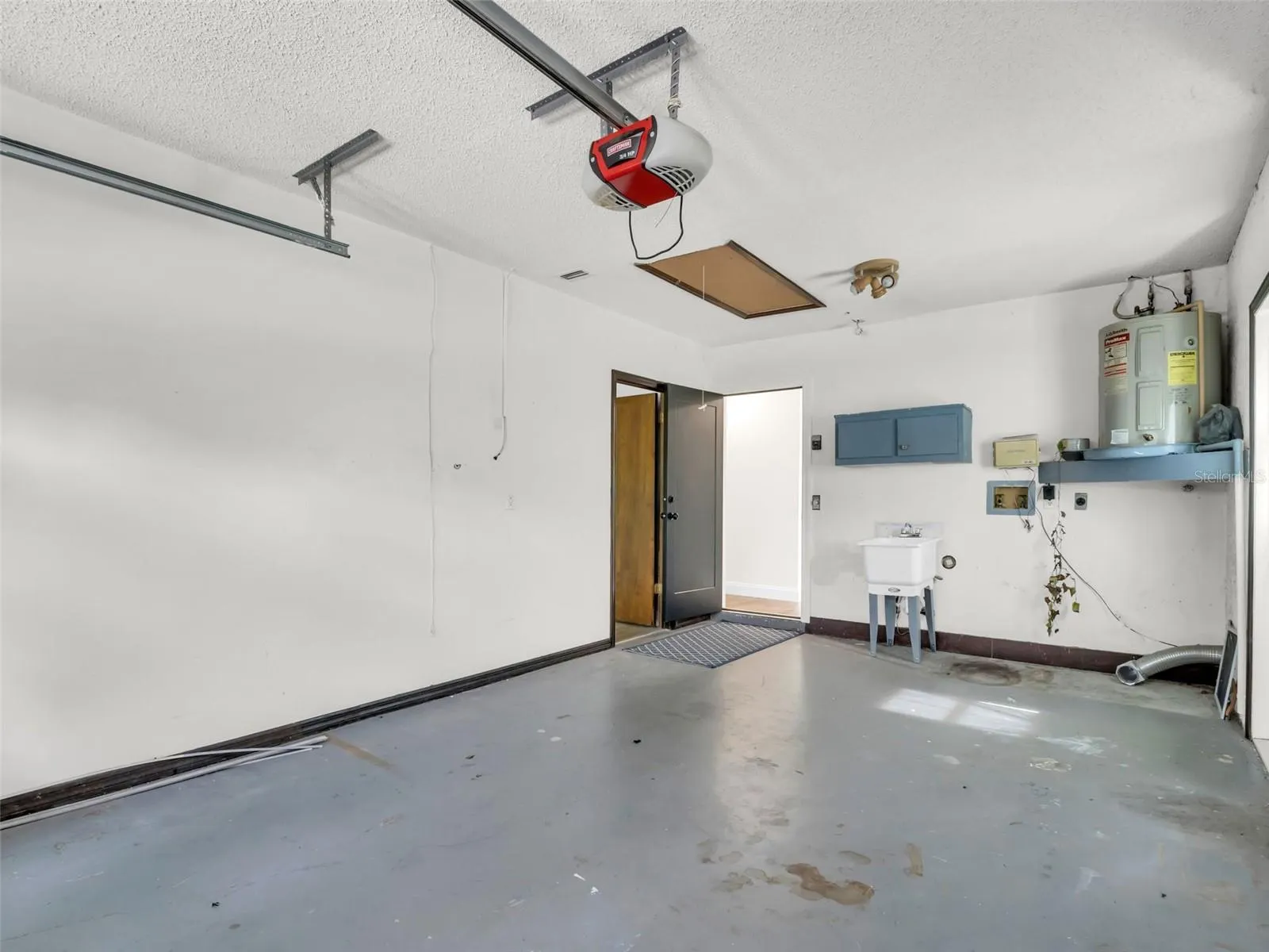 640 KENNETH WAY