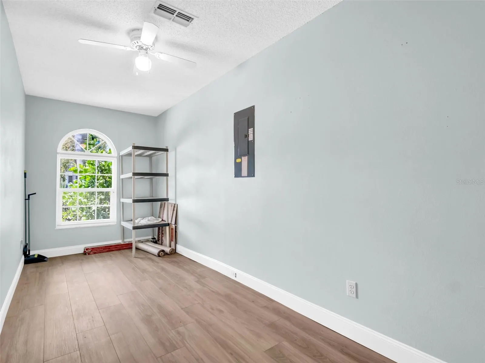 640 KENNETH WAY