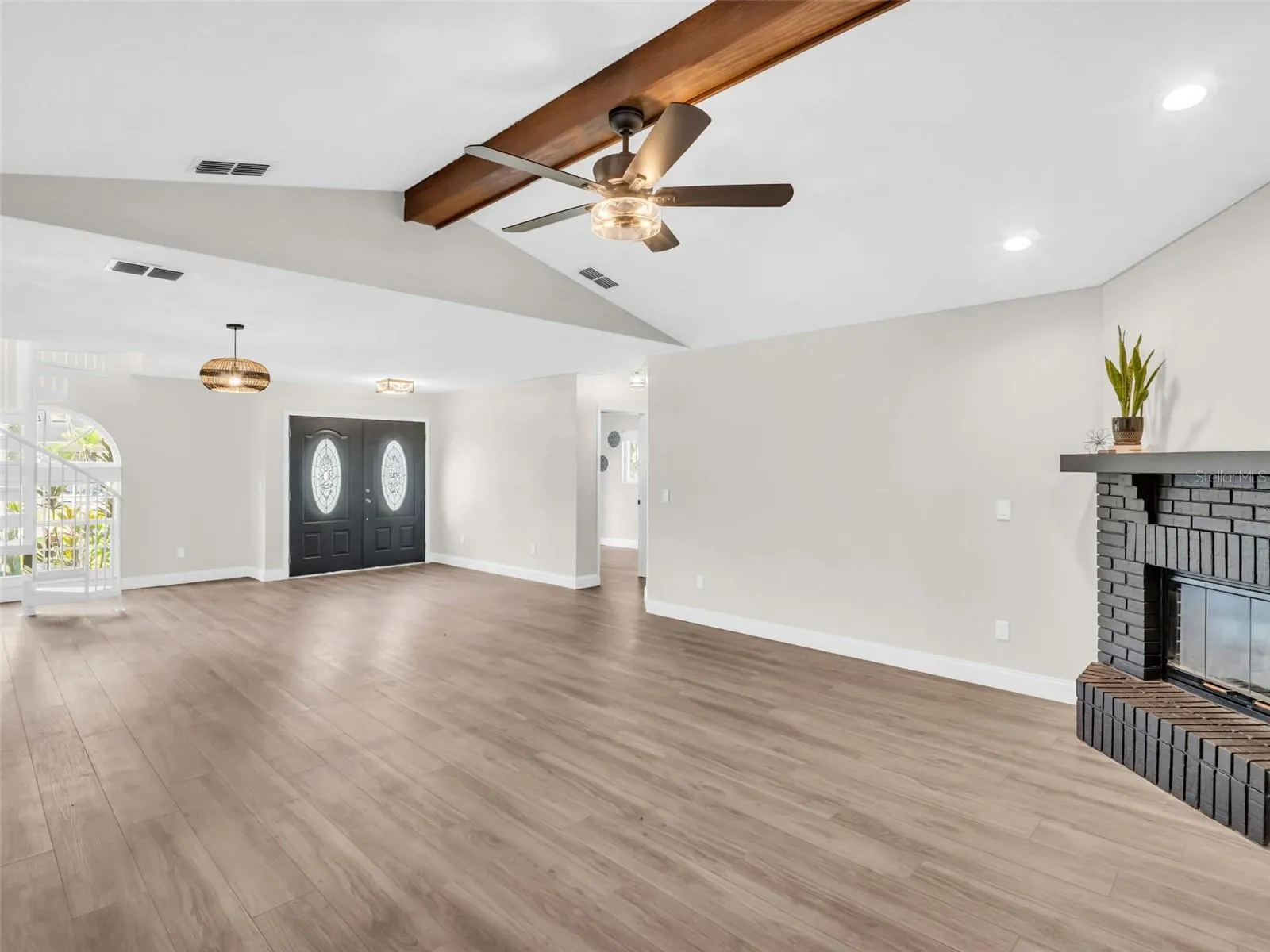 640 KENNETH WAY