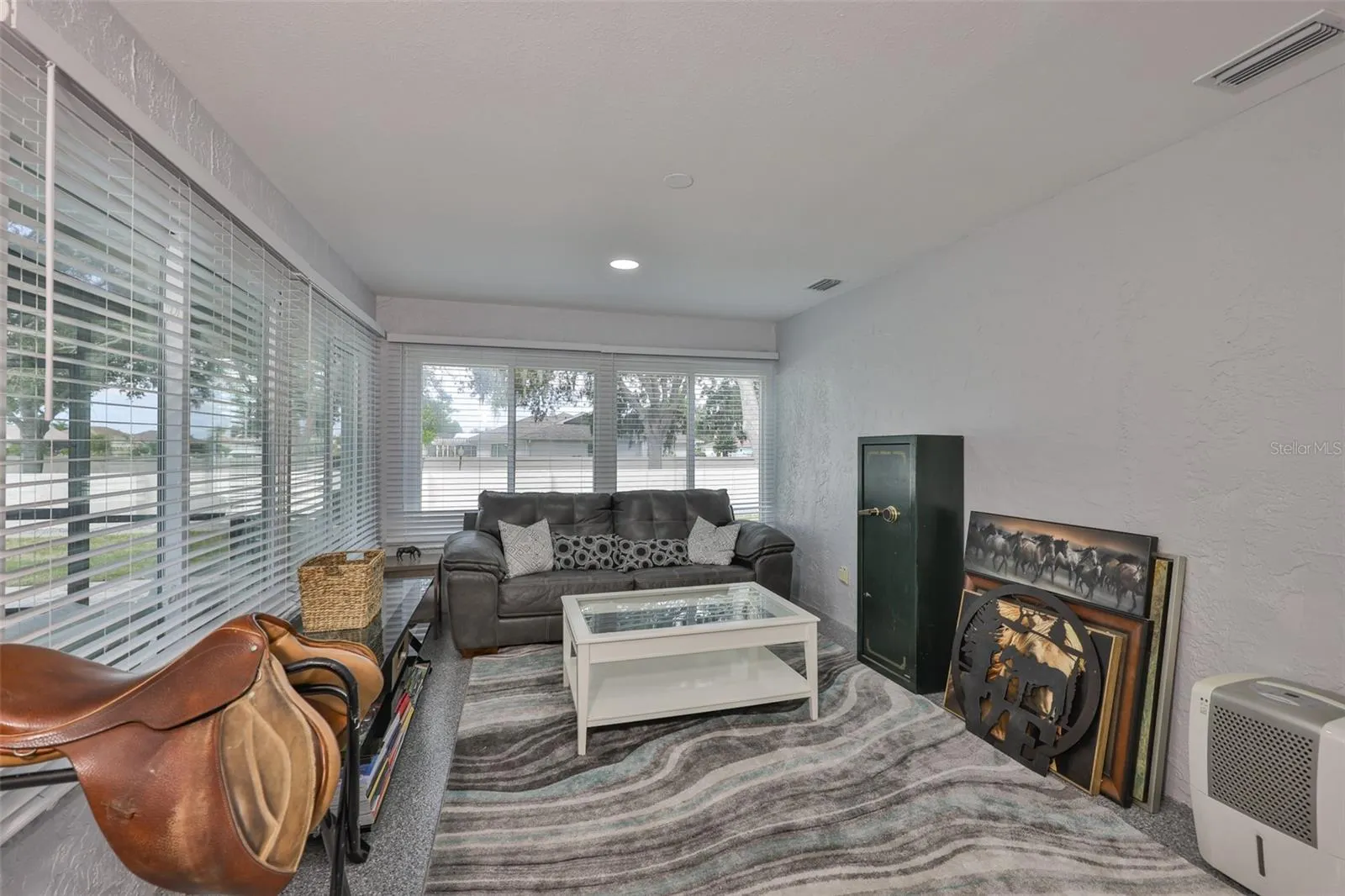 2022 E VIEW DR